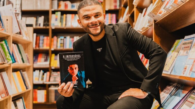 Wendel Miranda realiza noite de autógrafos em Salvador