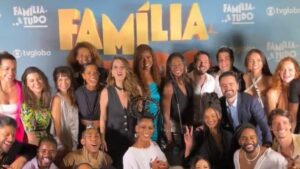 'Família é Tudo': elenco se reúne na festa de lançamento da novela