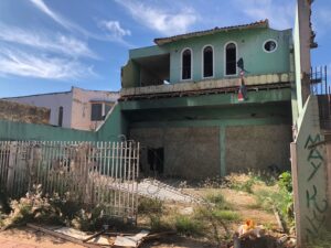 Ação entre Sesau e GCM realiza extermínio de criadouros do Aedes em imóveis abandonados