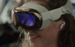 Apple Vision Pro | EUA reforça atenção no trânsito após vídeo envolvendo headset
