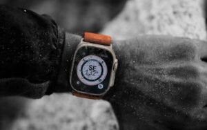 Apple Watch Ultra com tela Micro LED pode chegar apenas após 2027