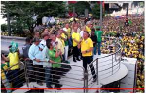 Ato a favor de Bolsonaro reúne milhares de apoiadores na Avenida Paulista