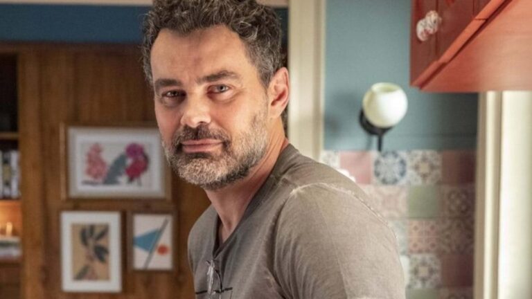 Ator da Globo coleciona nudes dos fãs e quer publicá-los em livro