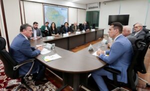 Auditores agropecuários discutem reestruturação de carreira com Fávaro