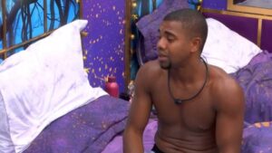 BBB 24: Davi nega aproximação com brother: ‘Grande perigo’