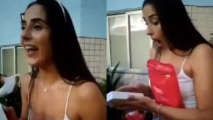 BBB 24: Deniziane ganhar celular de R$ 7 mil dos fãs após eliminação