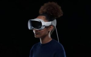 Bateria do Apple Vision Pro usa cabo Lightning alterado