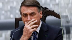 Bolsonaro alterou minuta de decreto golpista que previa novas eleições