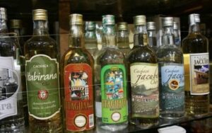 Cachaça e bebidas alcoólicas: qual é o limite seguro de consumo?