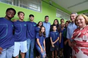 Com foco na educação moderna e de qualidade, Governo entrega reforma de escola em Ribas do Rio Pardo