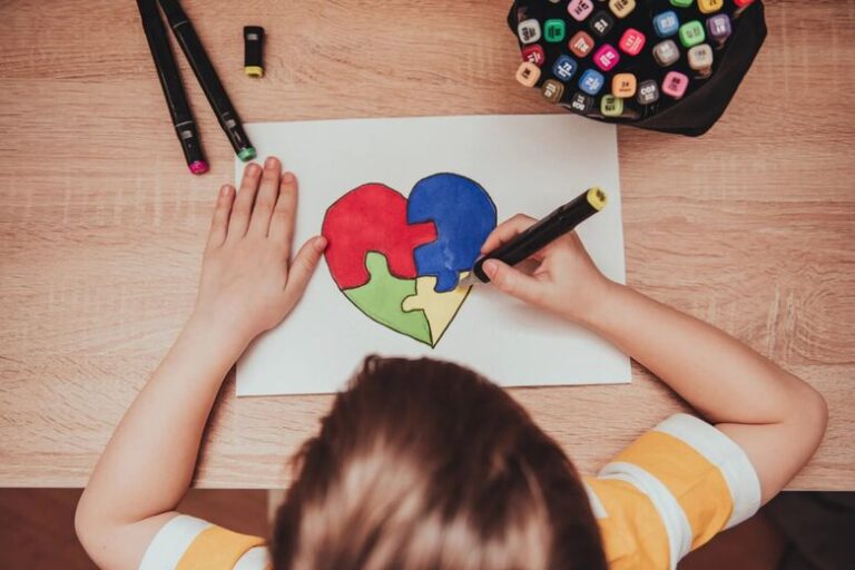 Deputados votam proposta que irá possibilitar diagnóstico precoce de autismo