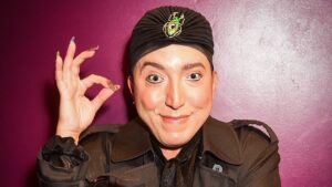 Diego Campagnolli dá detalhes de seu guru em "Beetlejuice, O Musical"
