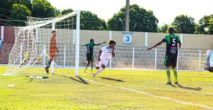 Em jogo adiantado, líder e lanterna se enfrentam no estádio de Sidrolândia