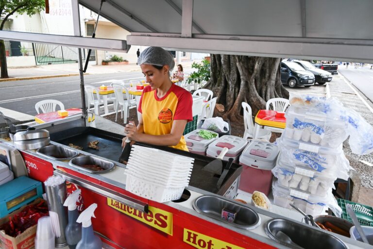 Empreendedores que trabalharam no Carnaval comemoram vendas, festa injetou R$ 20 milhões na economia