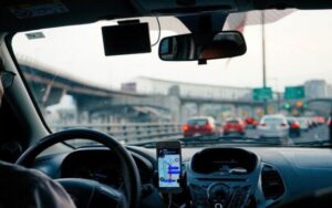 Governo quer classificar motoristas de apps como autônomos