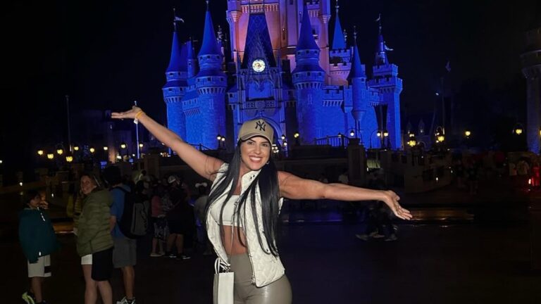 Graciele Lacerda publica fotos de viagem e relata perrengue
na Disney