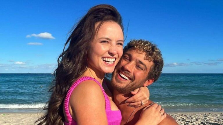 Larissa Manoela se declara no aniversário de André Luiz Frambach