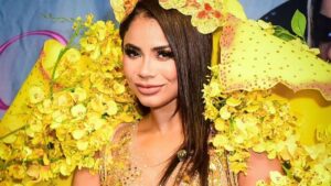 Lexa rouba cena com look para o Carnaval: 'Apaixonada'