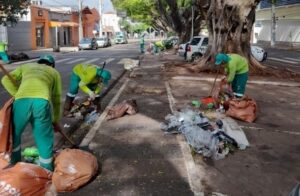 No Carnaval, Prefeitura mantém serviços de tapa-buracos e recolhe quase 10 toneladas de lixo na Esplanada e Praça do Papa