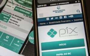 Pix bate novo recorde e brasileiros usam menos dinheiro físico