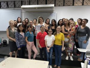 Secretaria da Juventude incentiva empreendedorismo feminino com cursos de educação financeira, marketing digital e vendas