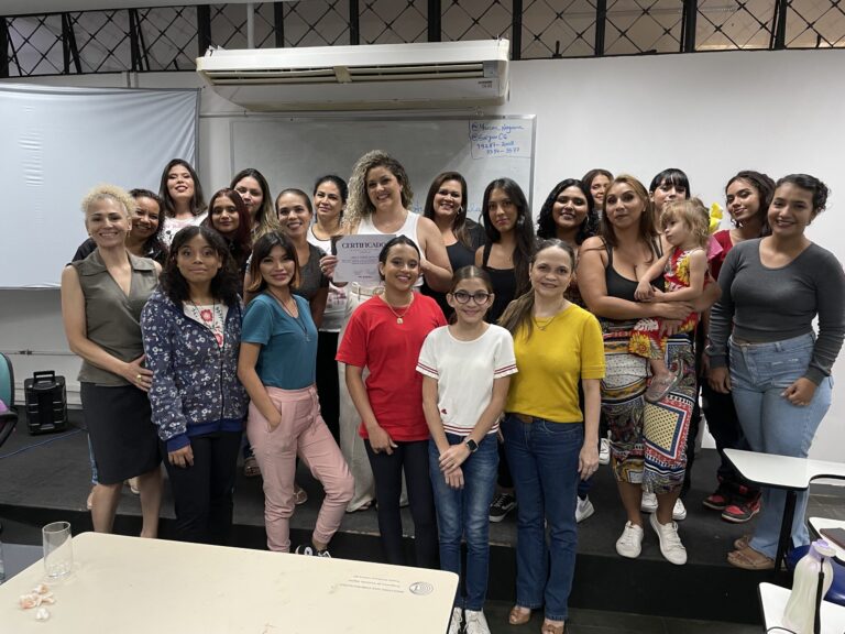 Secretaria da Juventude incentiva empreendedorismo feminino com cursos de educação financeira, marketing digital e vendas