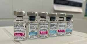 Segunda remessa chega e MS recebe mais de 3,7 mil doses da vacina contra a dengue