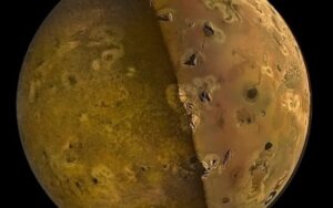 Sonda Juno tira fotos de lagos de lava e montanhas na lua Io