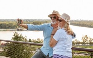 Viagens na maturidade trazem benefícios para a saúde
