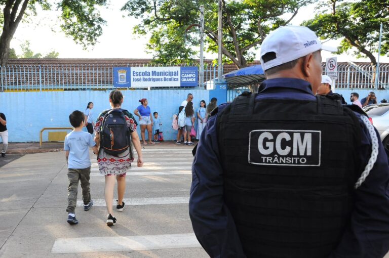 Volta às aulas: Agetran realiza abordagem educativa nas escolas da Reme