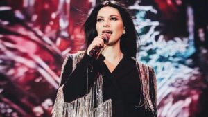 "Tenho muita vontade de morar no Brasil", diz Laura Pausini à revista