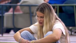 BBB 24: Yasmin reclama de Davi após ser chamada de jogadora inútil