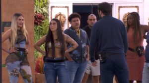 BBB 24: em conversa com Matteus, Yasmin retruca Davi: ‘Inútil’