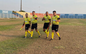 CAF divulga escalação e coloca “na geladeira” árbitro e assistente do Derby