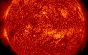 “Cânion de fogo” surge no Sol após erupção em filamento