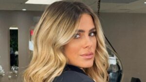 Carolina Dieckmann faz mudança no visual e fãs cogitam retorno à Globo