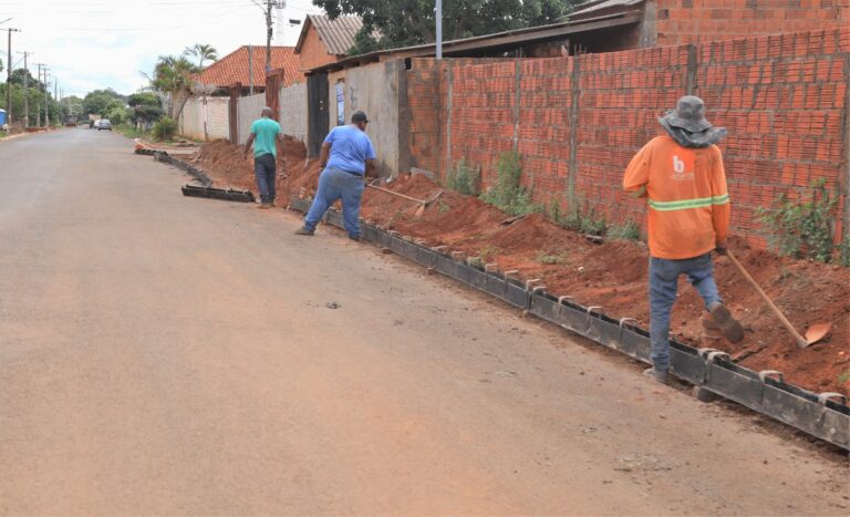 Com 16 vias já pavimentadas e drenagem, moradores do Oliveira já sentem os avanços dos investimentos na região