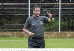 Costa Rica anuncia contratação do técnico Gian Rodrigues