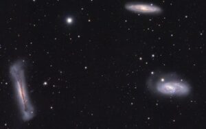 Destaque da NASA: galáxias do Trio do Leão na foto astronômica do dia