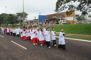 Domingo de Ramos é celebrada com procissão e missa em Campo Grande