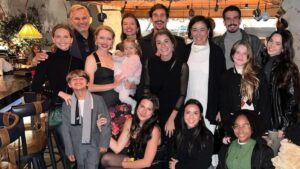 Elenco de 'Fuzuê' se reúne em Nova York após fim da novela