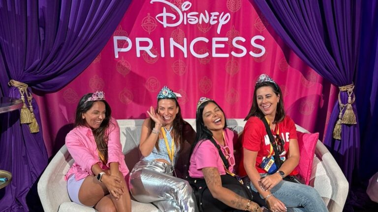 Evelyn Regly marca presença em evento exclusivo da Disney para creator