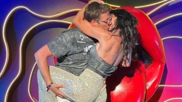Fabio Porchat resgata fotos beijando a namorada: 'Espalhando amor'