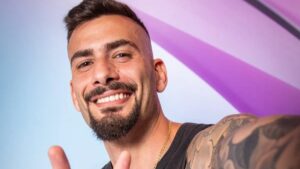 Fetiche? Nizam Hayek descobre perfil para seus pés em site adulto