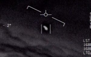 Governo dos EUA publica novas imagens de OVNIs