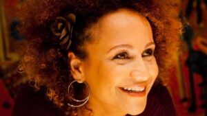 Graça Cunha comemora lançamento de novo álbum: "Representatividade"