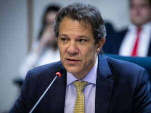 Haddad revela em entrevista que é alvo de "fogo amigo" do PT