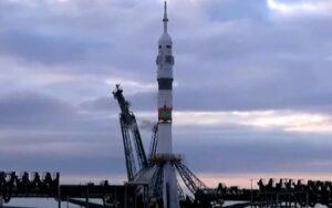 Lançamento de foguete russo à ISS é suspenso de repente