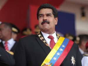 Maduro oficializa candidatura à reeleição presidencial na Venezuela