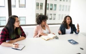 Mulheres em startups e tecnologia: como melhorar o cenário?